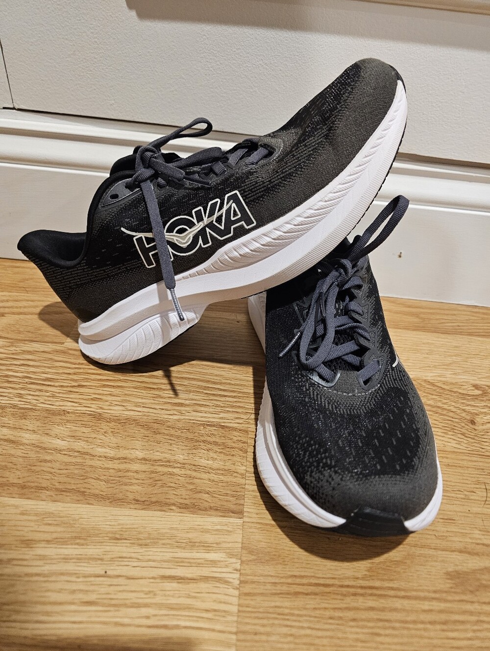 Hoka Mach 6 Running ShoesSize: 9B